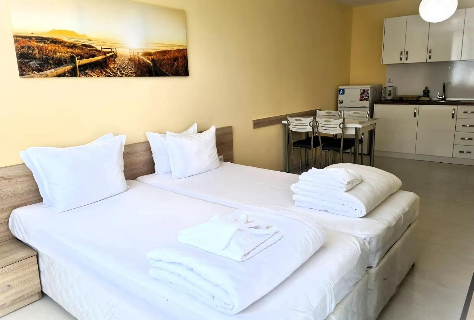 Hotel apartamentowy Apartments Stamopolu Lux With Pool View Primorsko